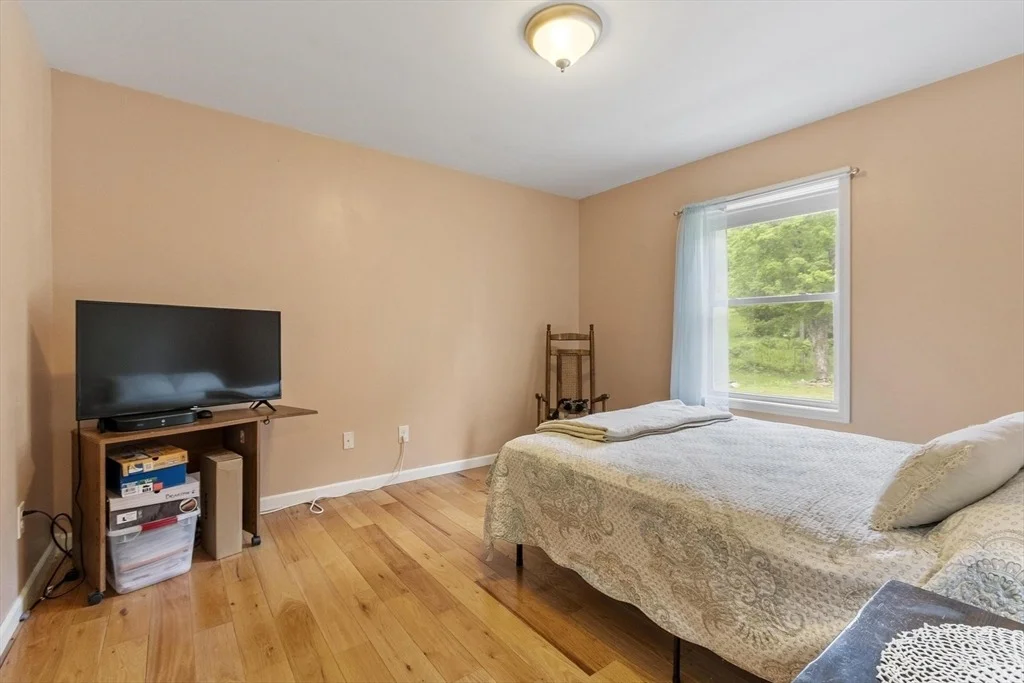 Photo of 240 Farley Rd