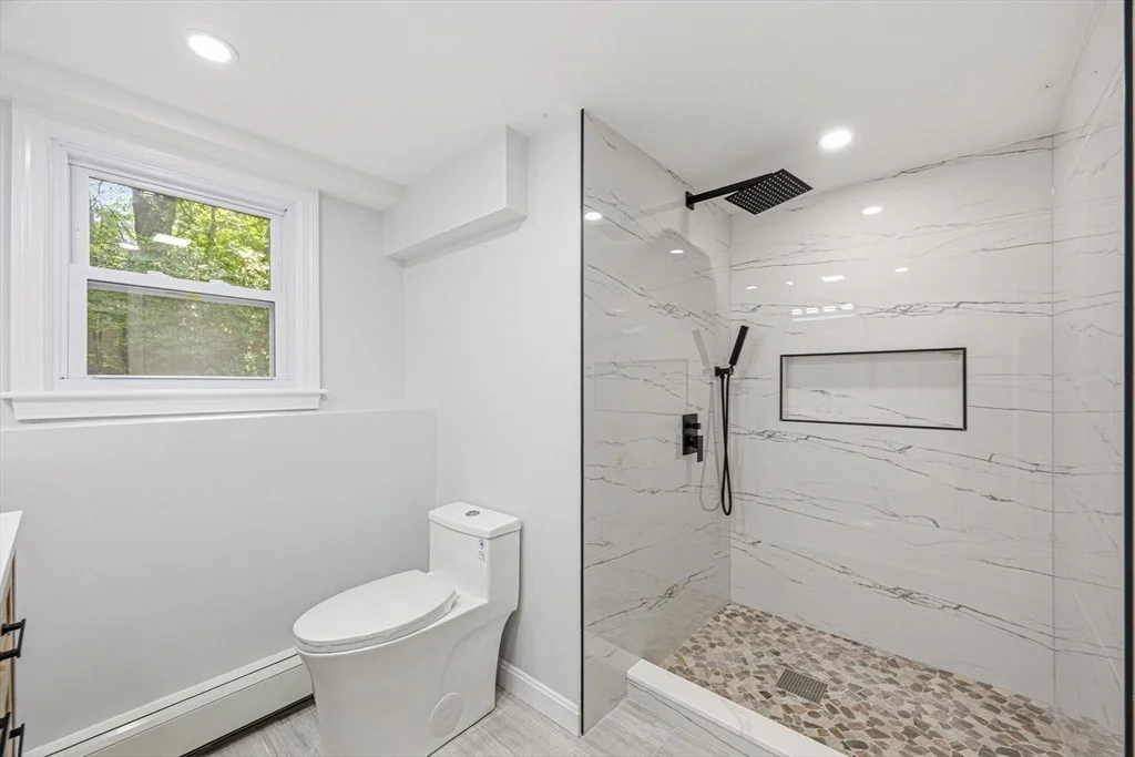Photo of 7 Hillcrest Dr
