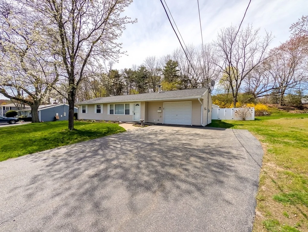 Photo of 14 Myrna Rd