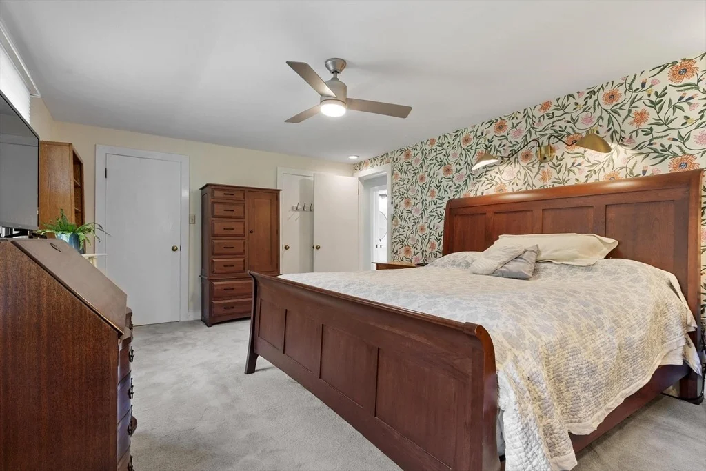Photo of 467 Loring Road
