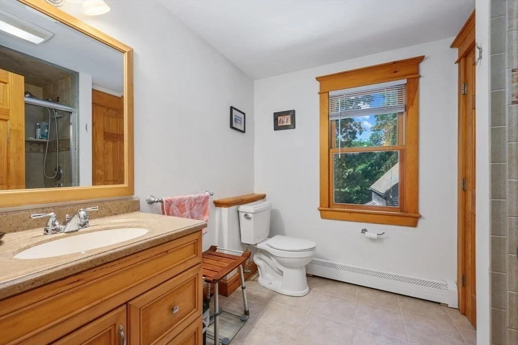 Photo of 213 Hinckley Rd
