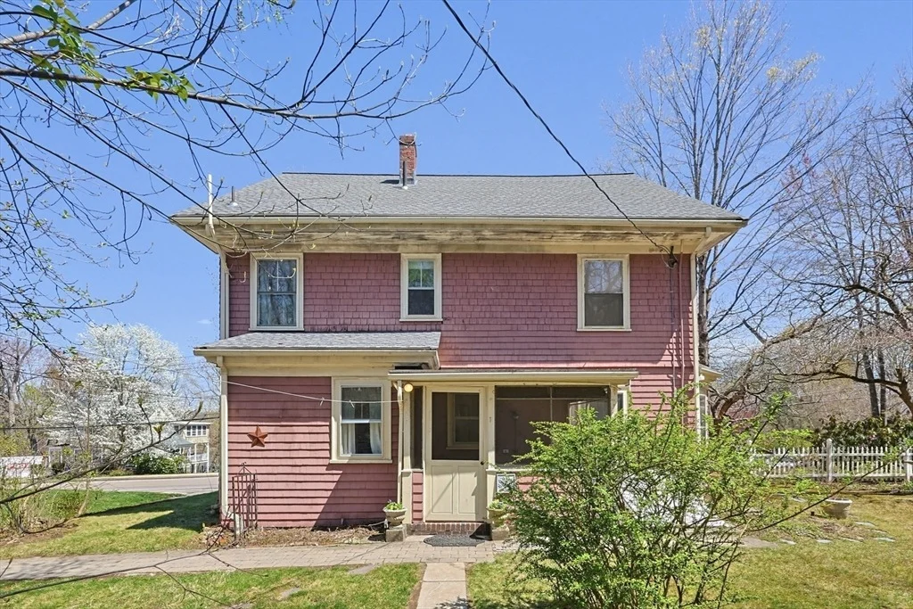 Photo of 92 Dennison Ave