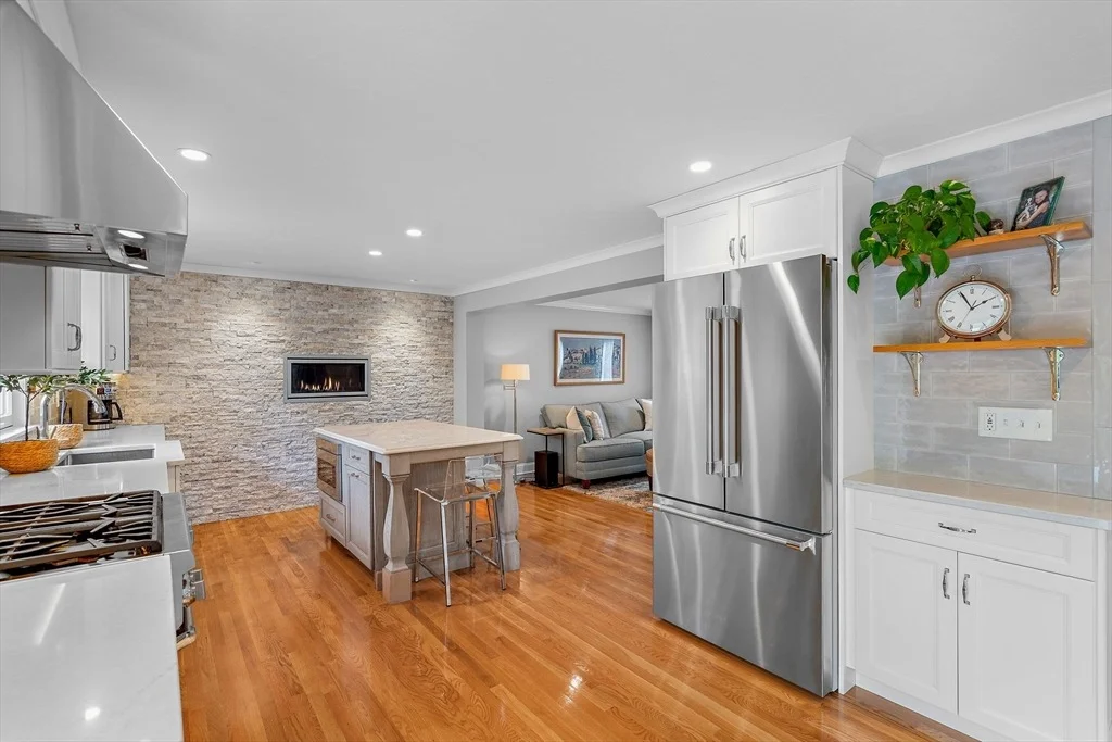 Photo of 16 Christopher Dr