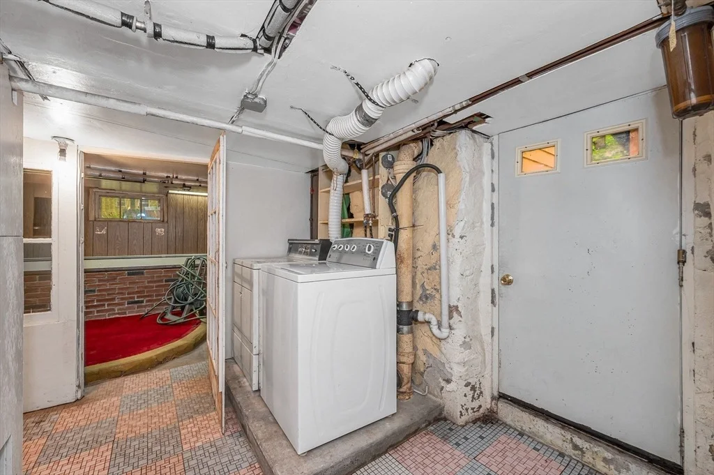 Photo of 160 Forest St