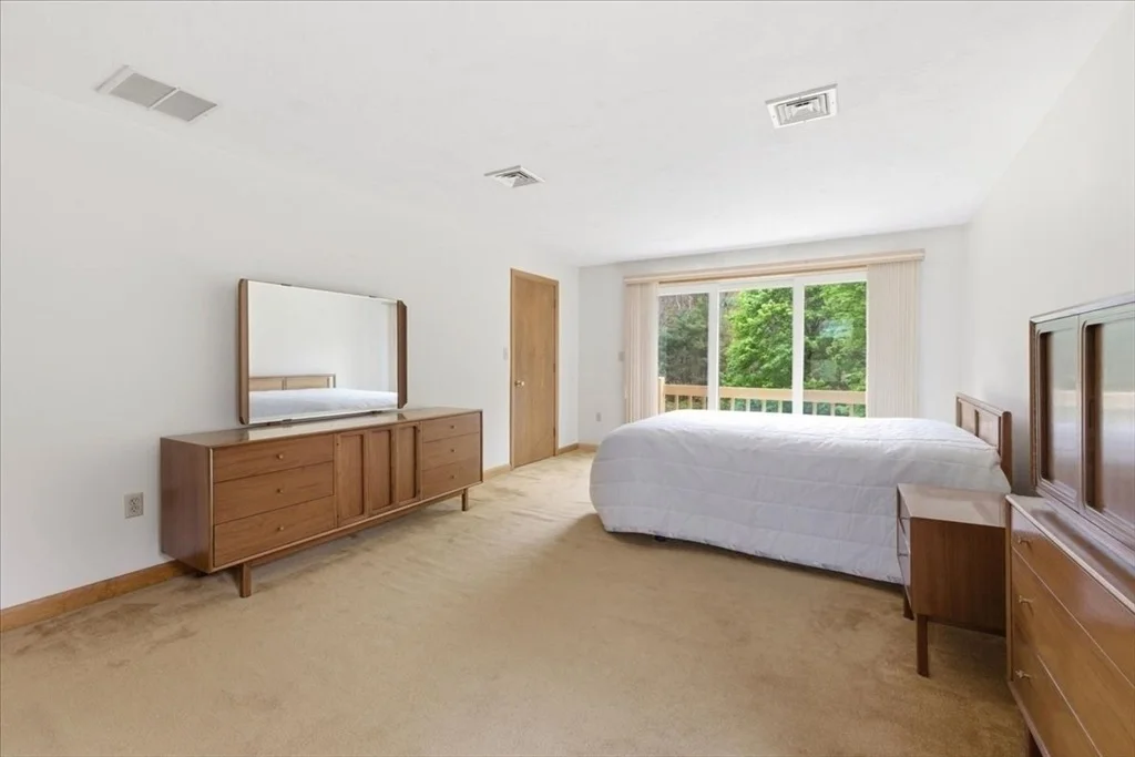 Photo of 6 Hoover Rd