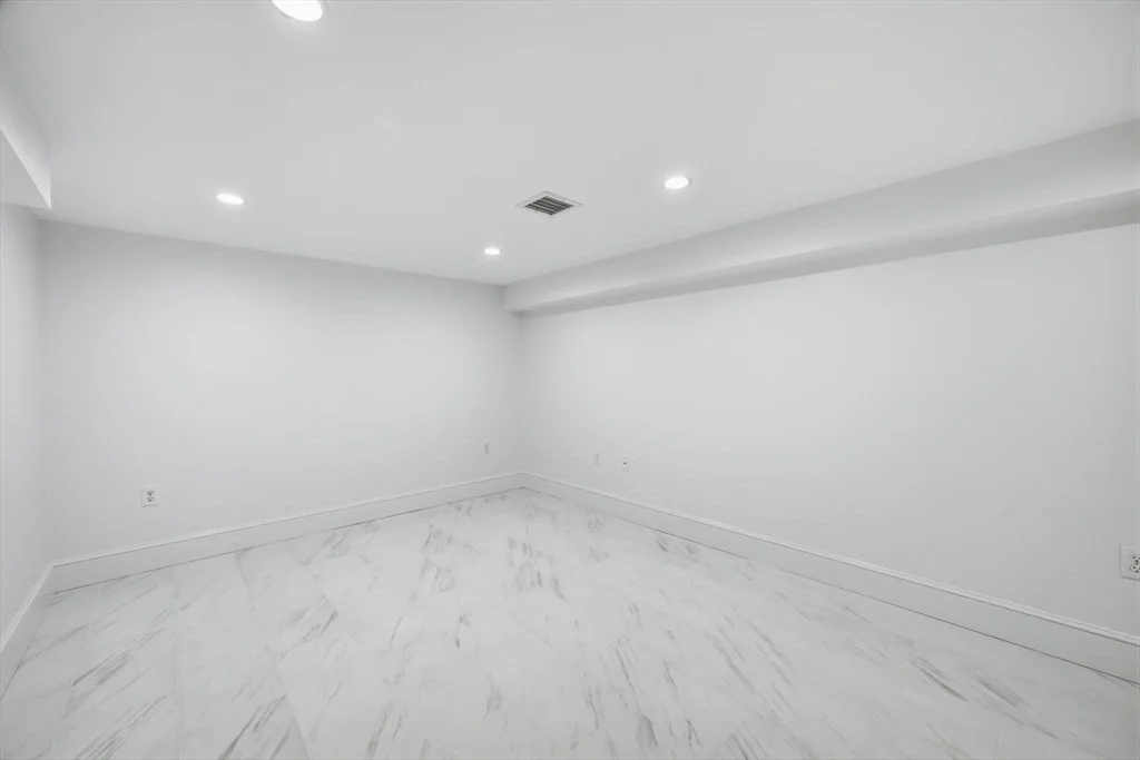 Photo of 31 Elm Street