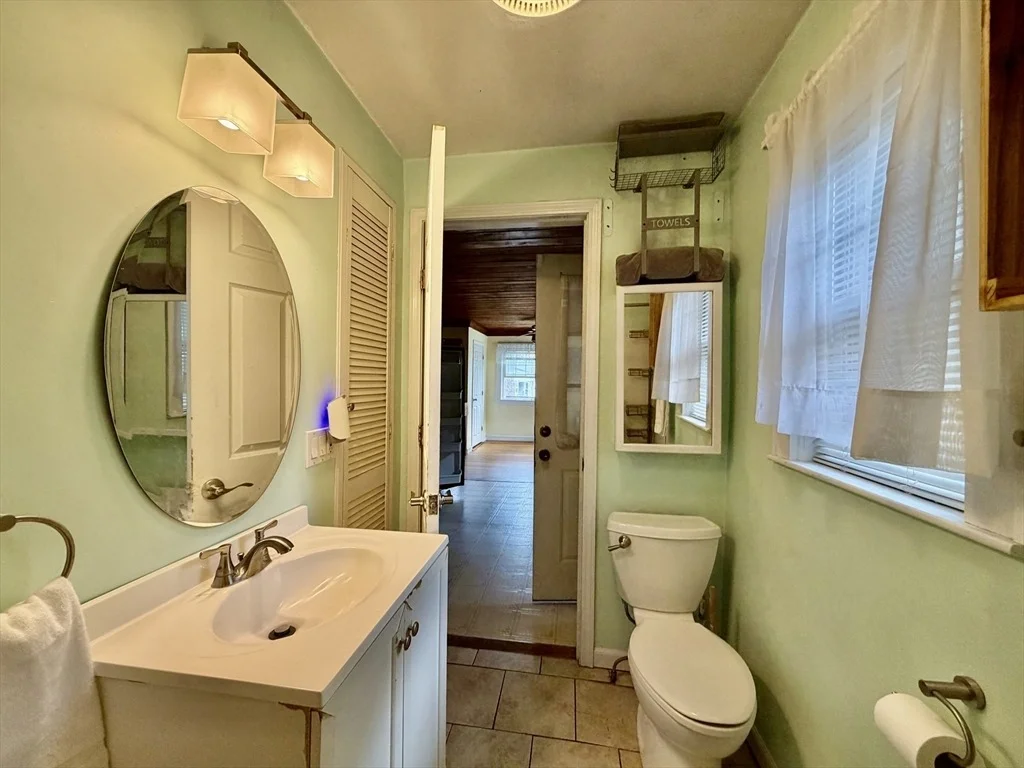 Photo of 2 Colonial Road