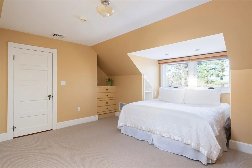 Photo of 40 Heath Hill