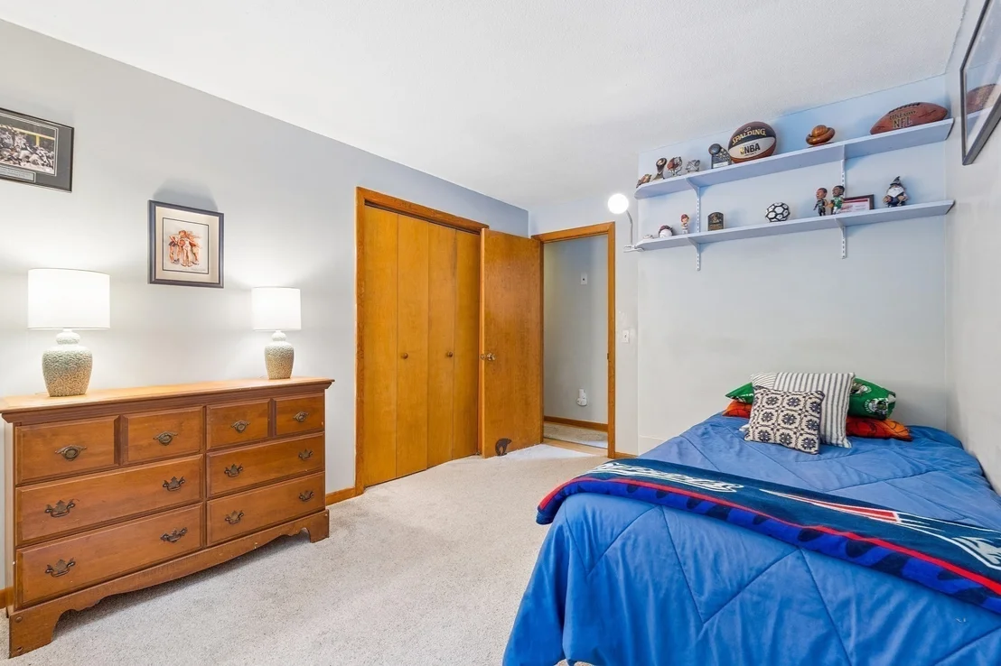 Photo of 10 Lowell Dr