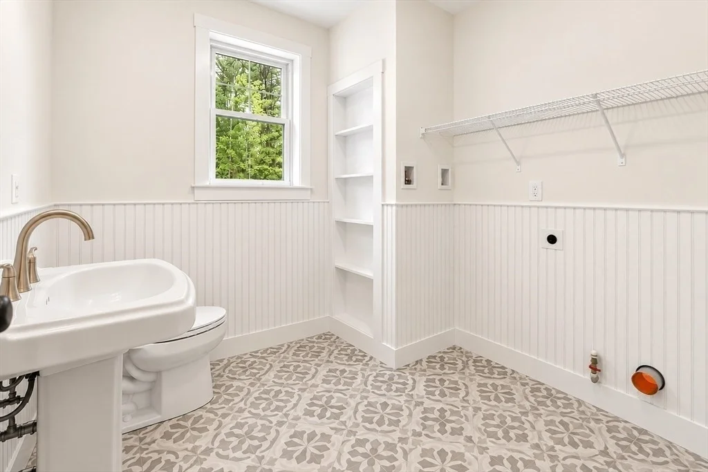 Photo of 15 Unkety Brook Way