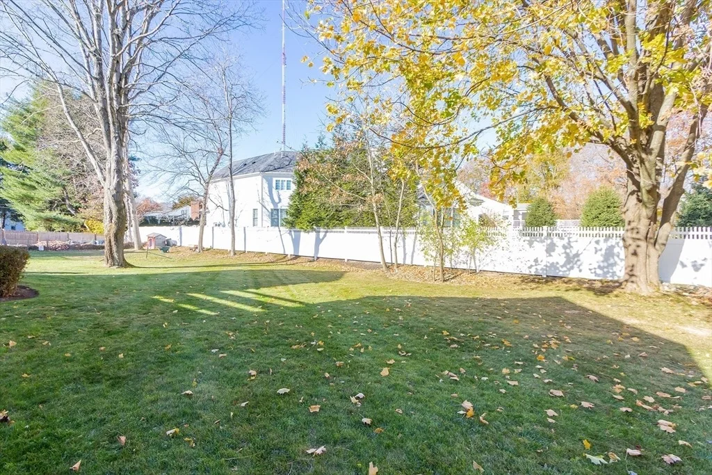 Photo of 76 Noanett Rd