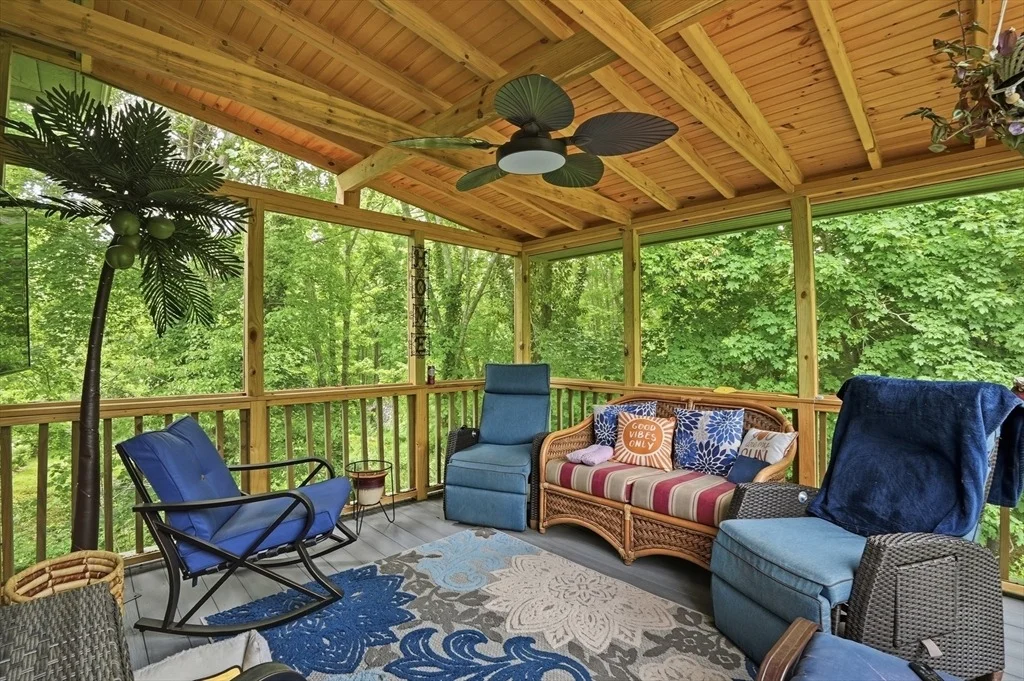 Photo of 602 Old County Rd