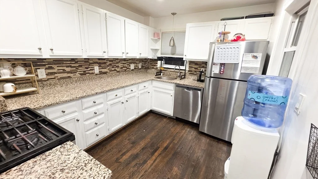 Photo of 446 (450) Vane St.