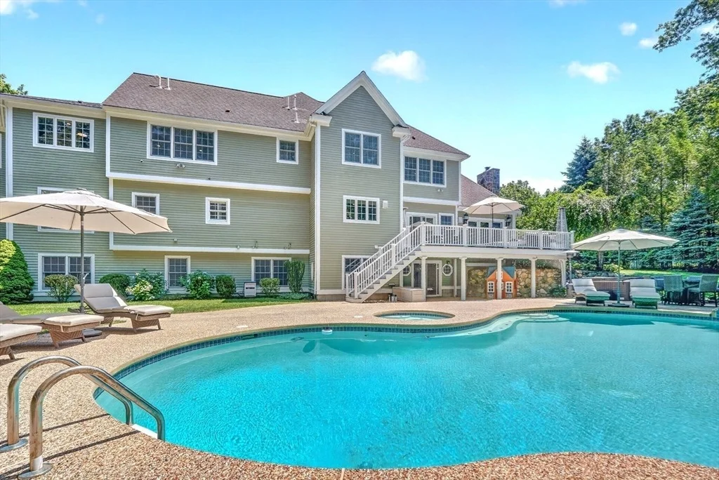 Photo of 2 Goldman Cir