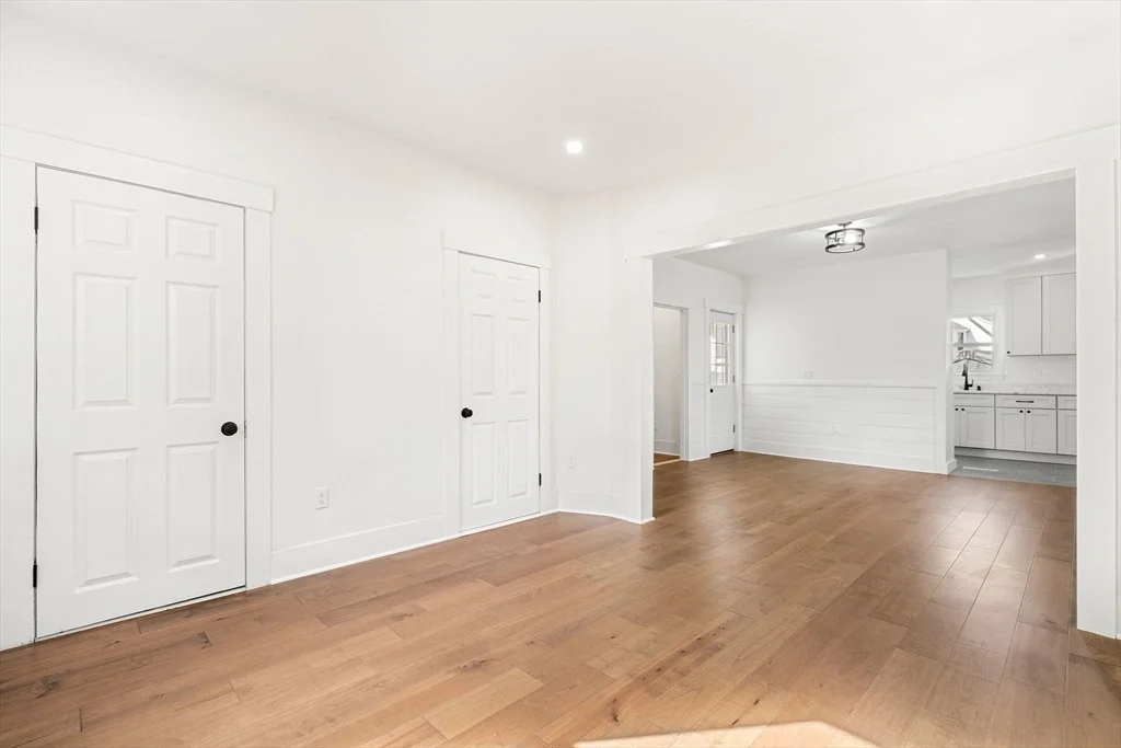 Photo of 2 Maple St