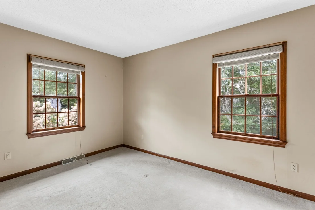 Photo of 2 Robin Rd