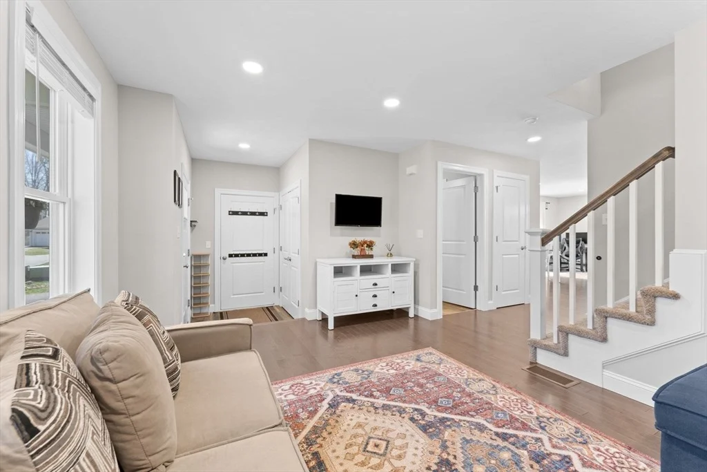 Photo of 9 Birch Dr