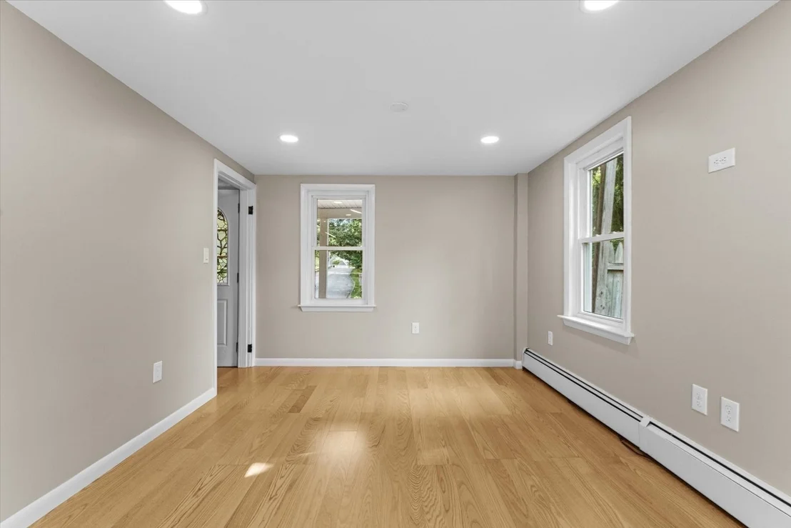 Photo of 82 Boston Rd
