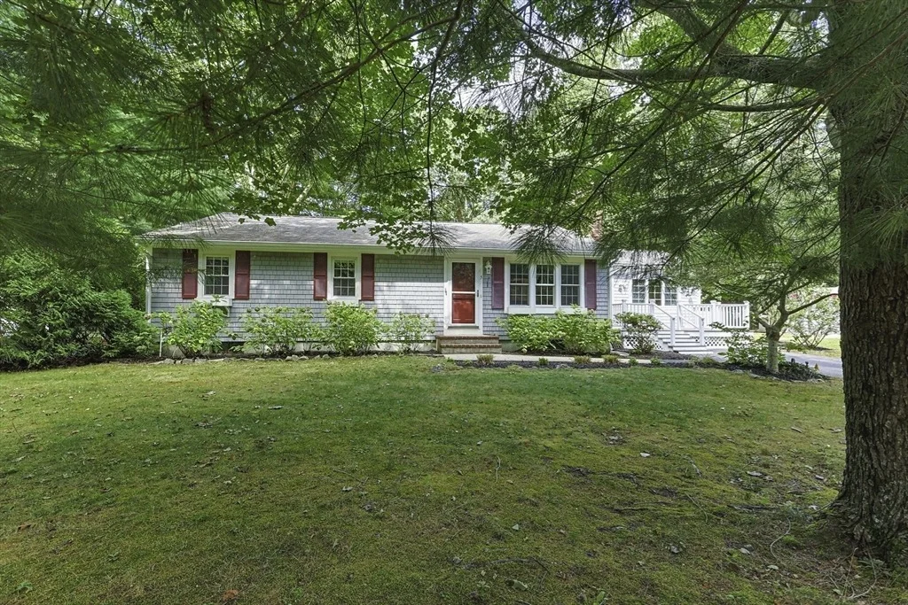 Photo of 5 Carl Gardner Rd
