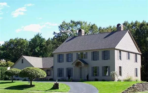 Photo of 118 Williamsburg Dr