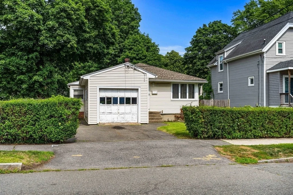Photo of 11 Pennybrook Rd