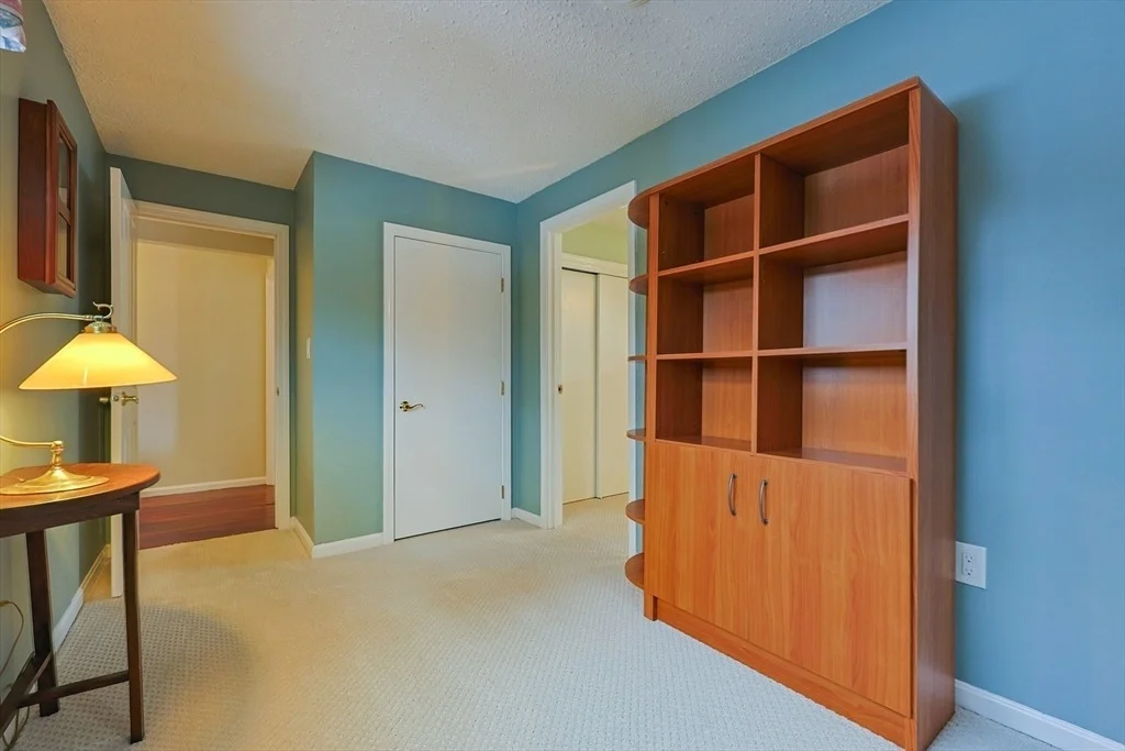 Photo of 18 Sherborne Cir