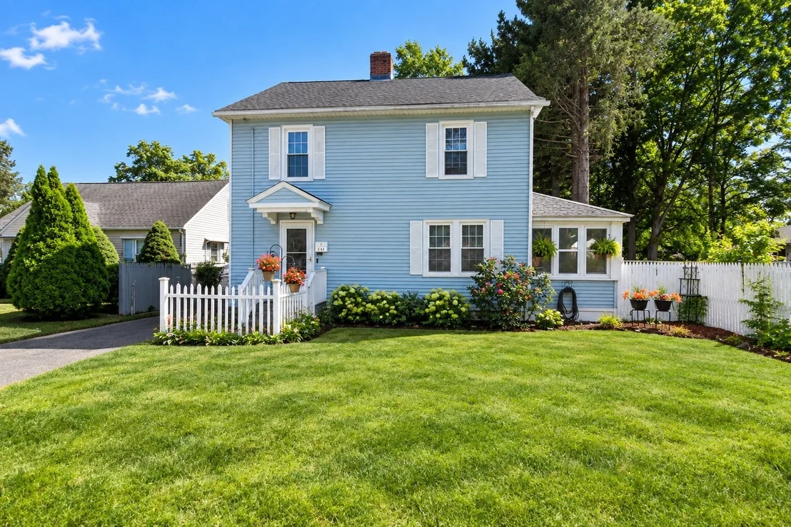 Photo of 1245 Bay St