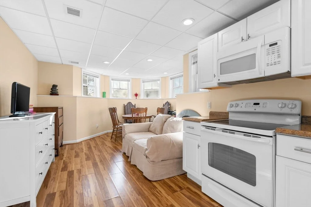 Photo of 68 Hampton Cir