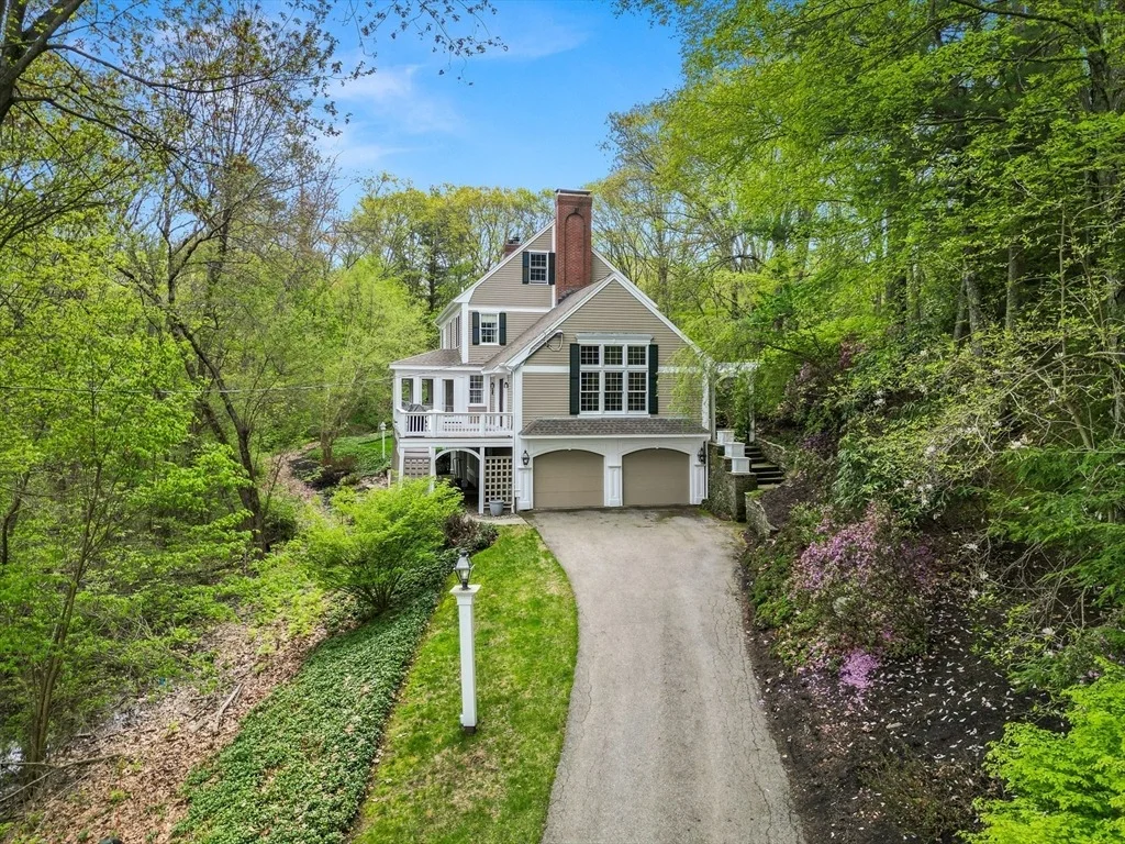 Photo of 151 River Rd