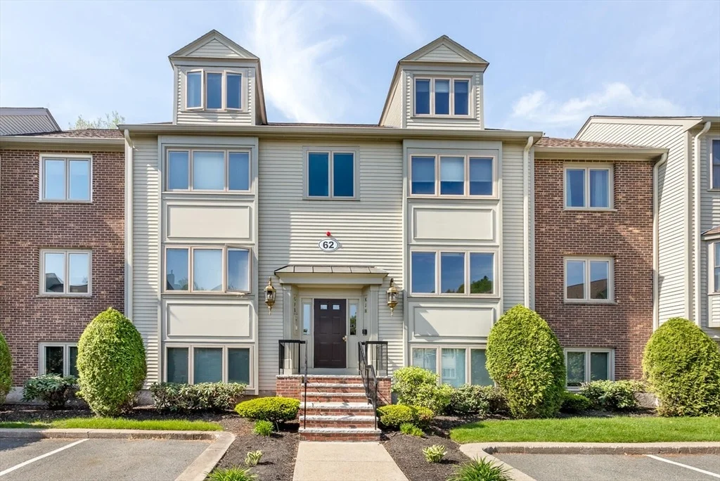 Photo of Unit J at 62 Maple Street