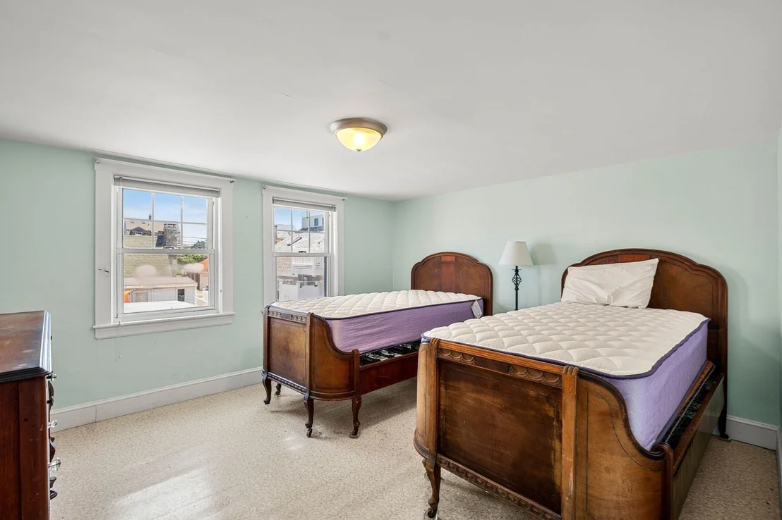 Photo of 1 Lewis Ave