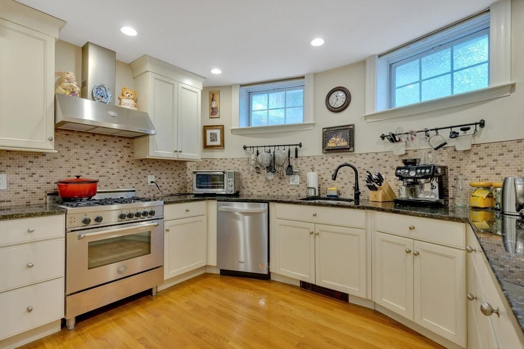 Photo of Unit 1 at 8 Colbourne Crescent