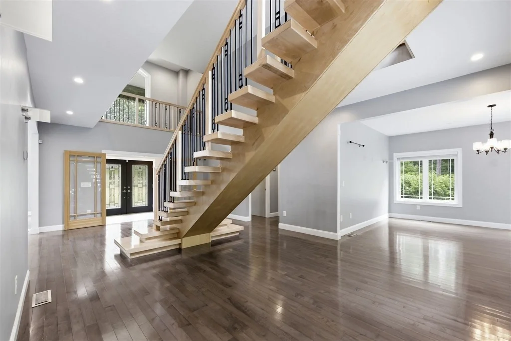Photo of 270 Barton Ave