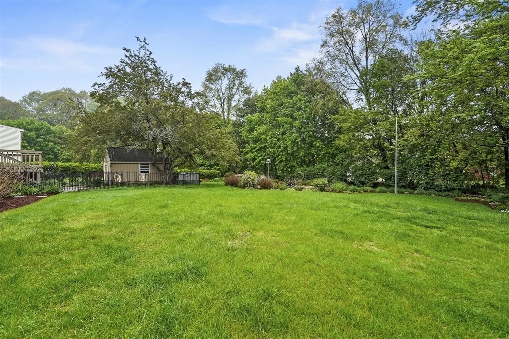 Photo of 11 Huron Dr