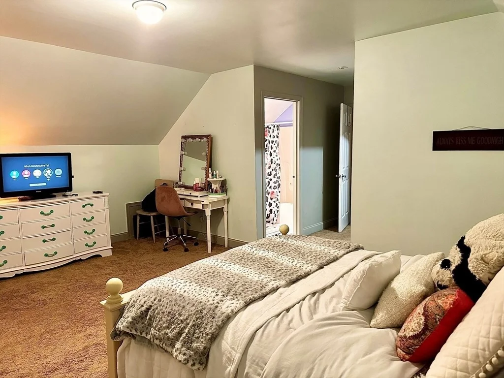 Photo of 6 Everett Circle
