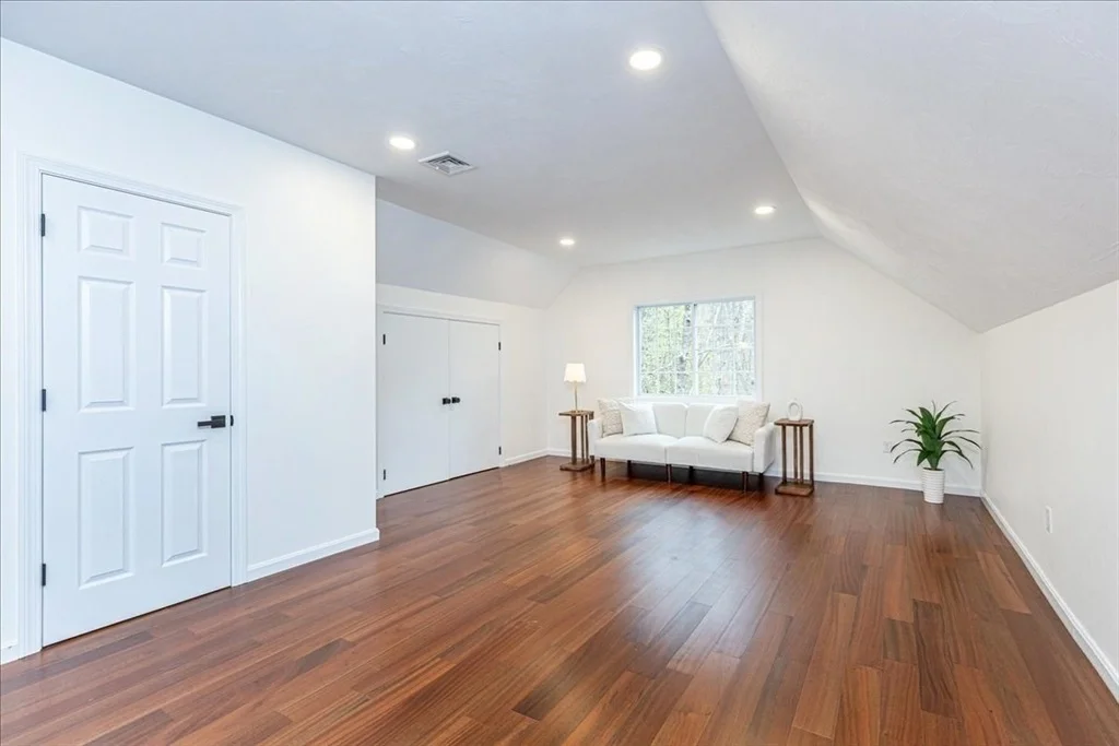 Photo of 16 Shipley Cir