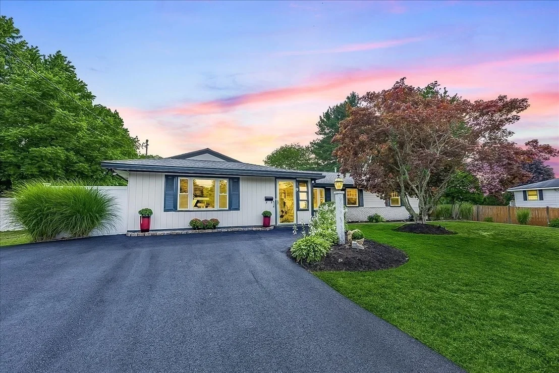 Photo of 9 Algonquin Road