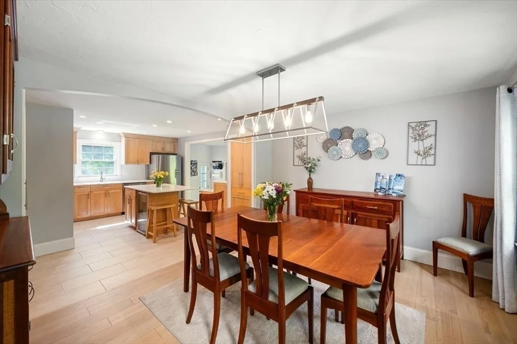Photo of 9 Running Brook Cir