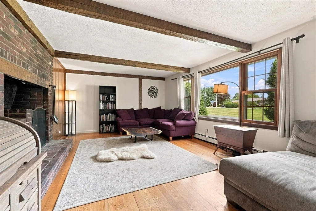 Photo of 261 Bay Road