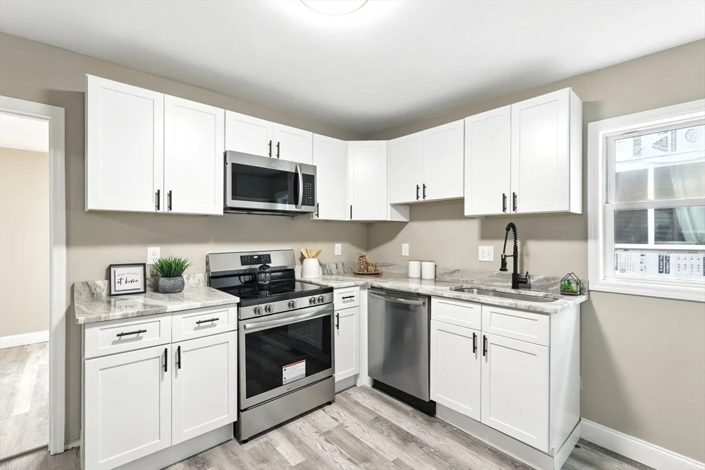 Photo of 2 1/2 James St