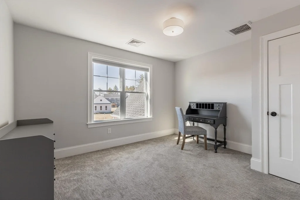 Photo of 10 Rochambeau Ave