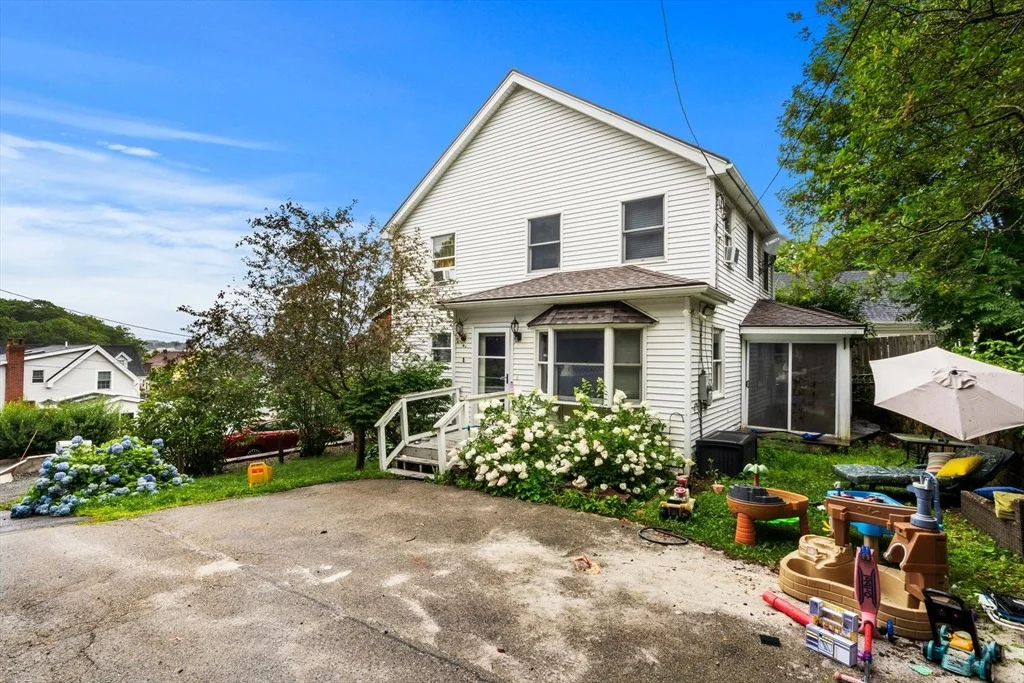 Photo of 8 Windsor Ln