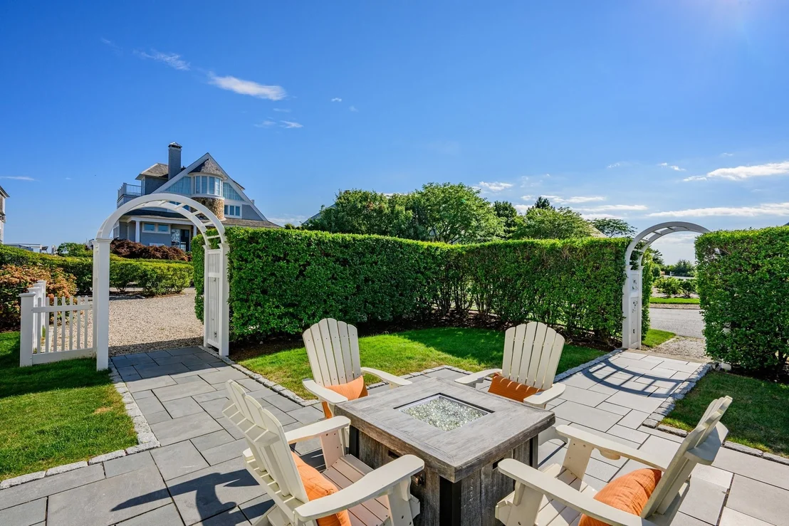 Photo of 122 Shore Drive West