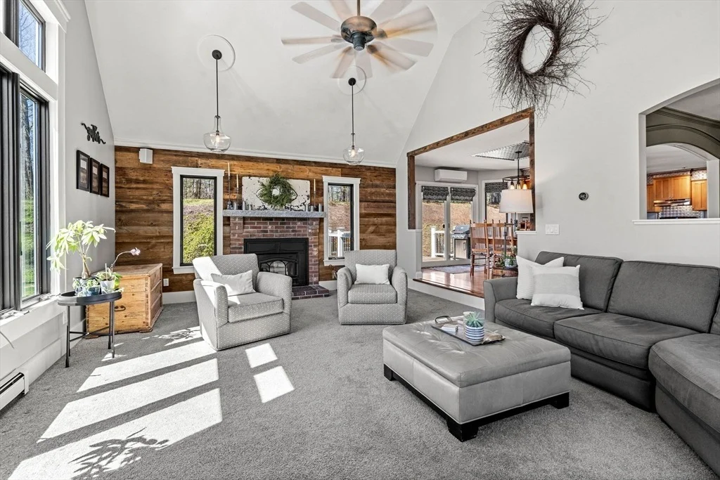 Photo of 39 Lovers Ln