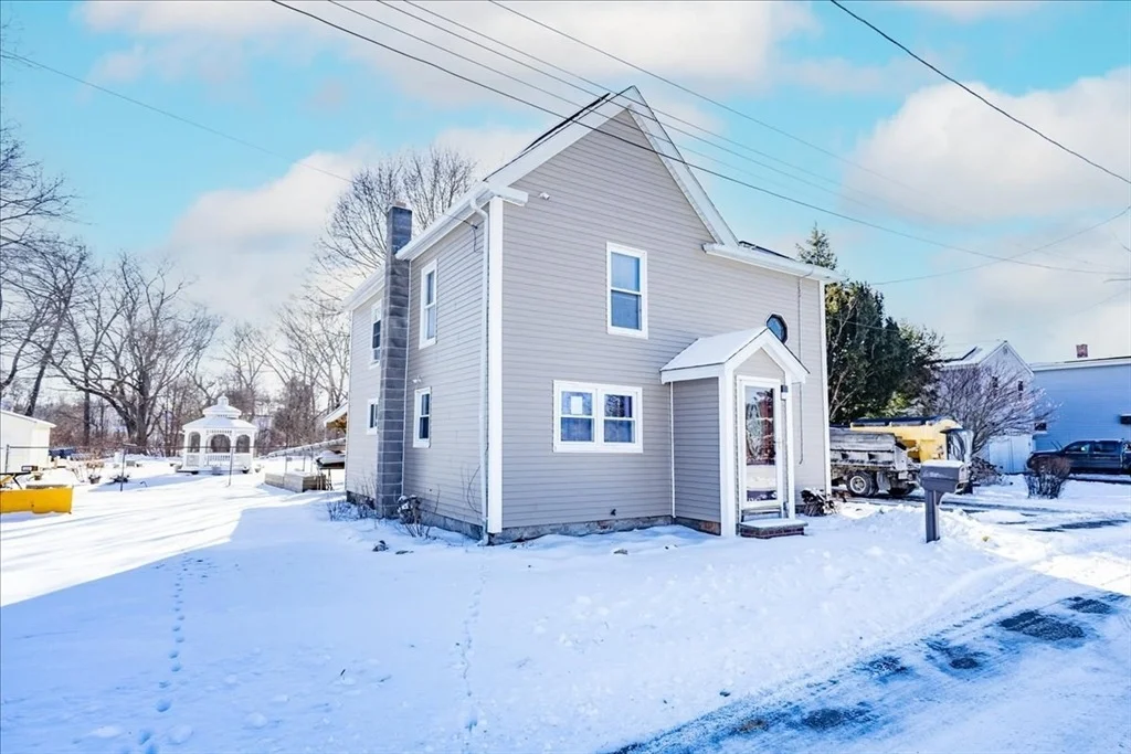Photo of 13 Deering Ave