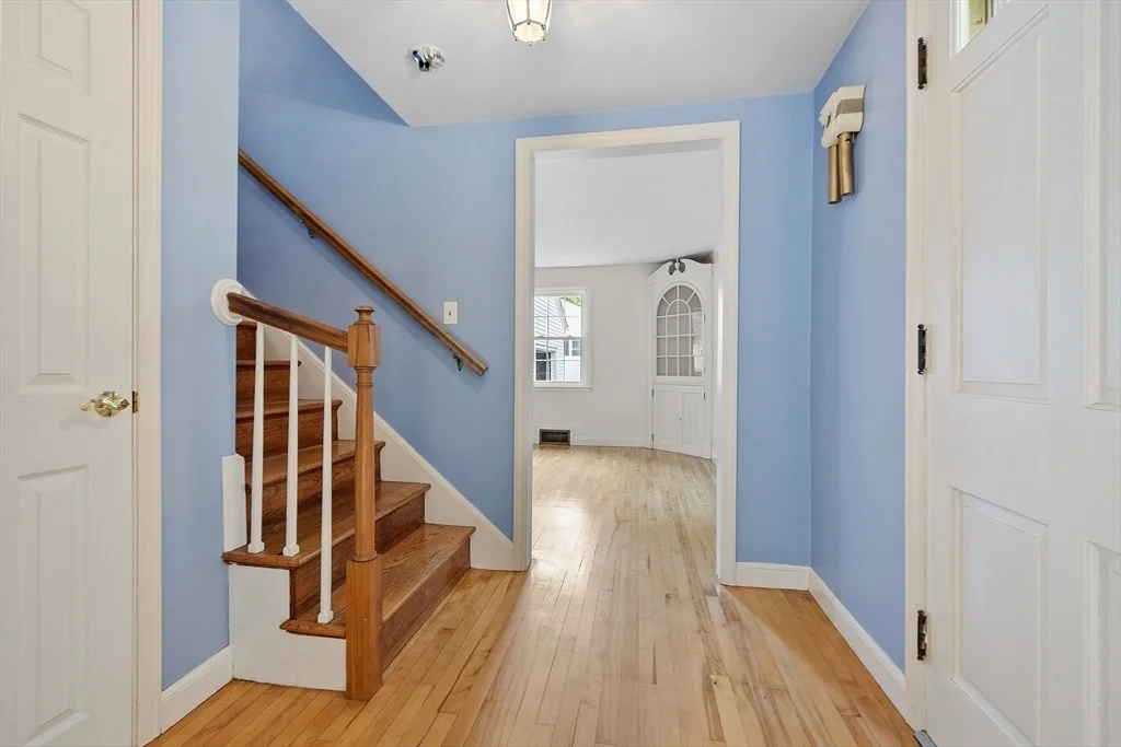 Photo of 31 Crestview Dr