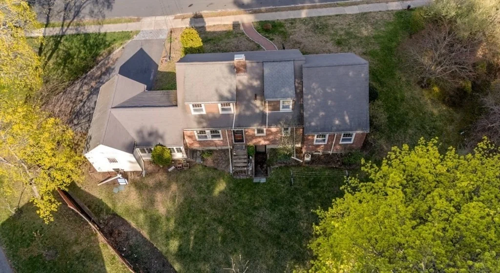 Photo of 89 Lewis Ave