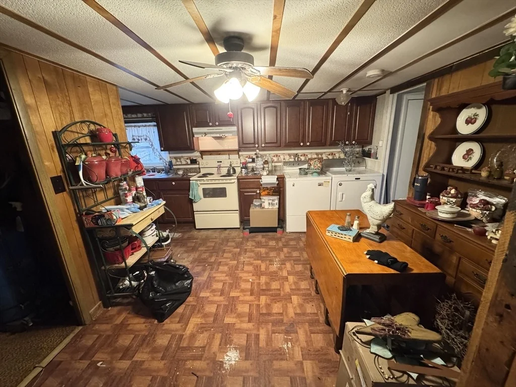 Photo of 351 Farley Rd