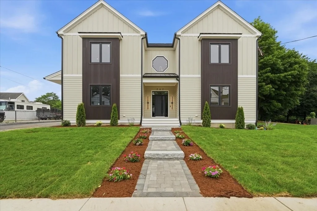 Photo of 262 River St