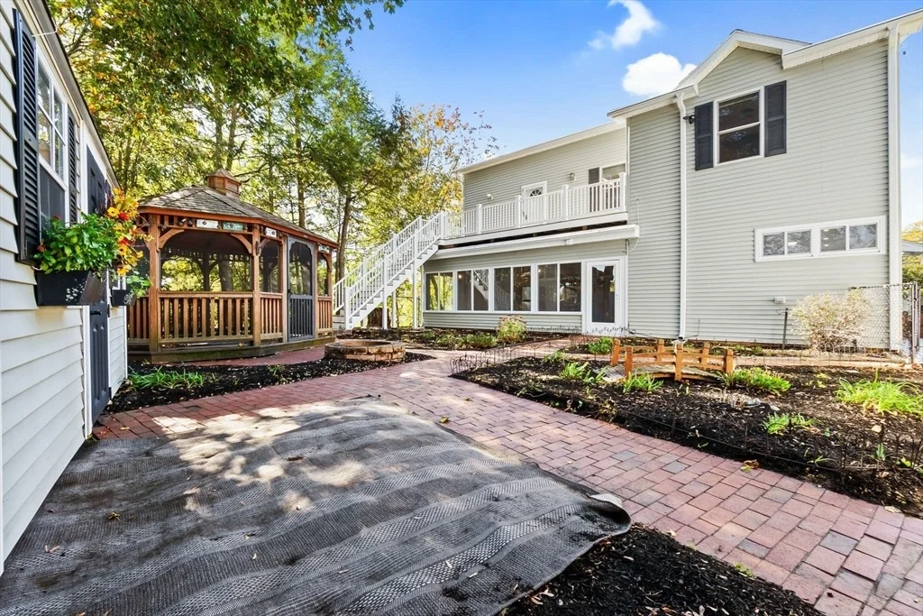 Photo of 97 Oak St